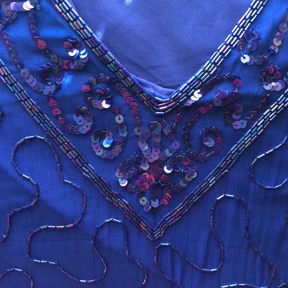 Stunning 2 piece skirt and v-neckline top - Picture 6 of 8